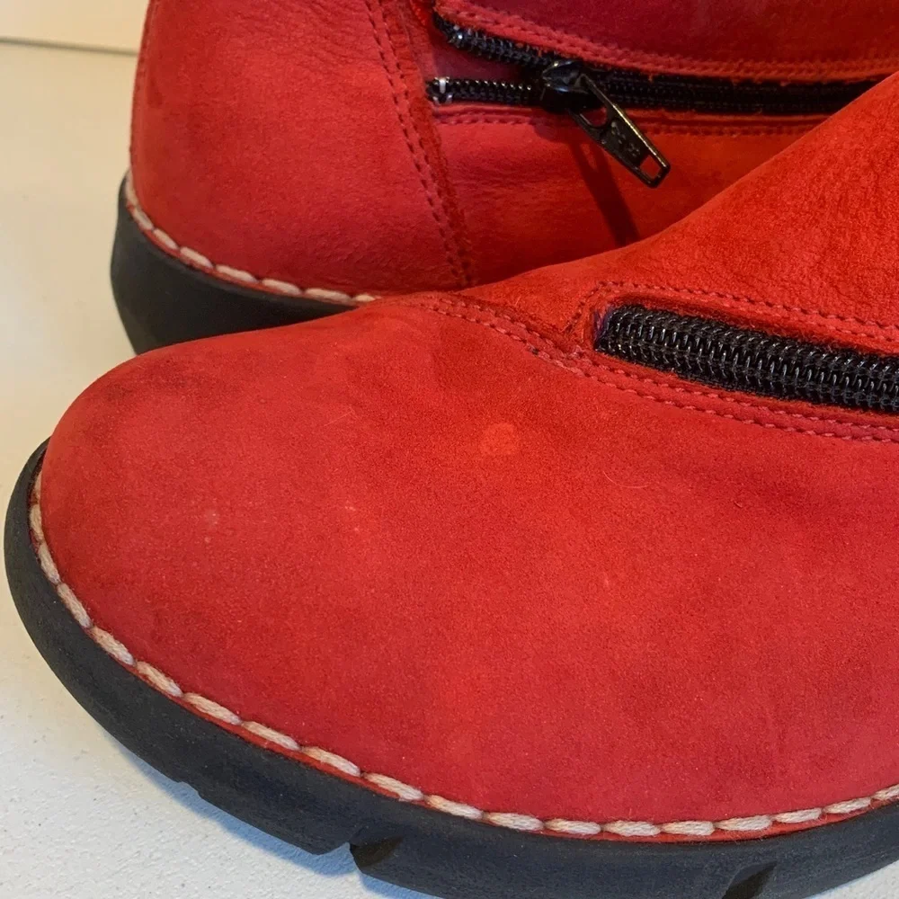 Jungla Women’s Size 40 (9-9.5) Red Nubuck Suede Wrap Around Zip Ankle Boots